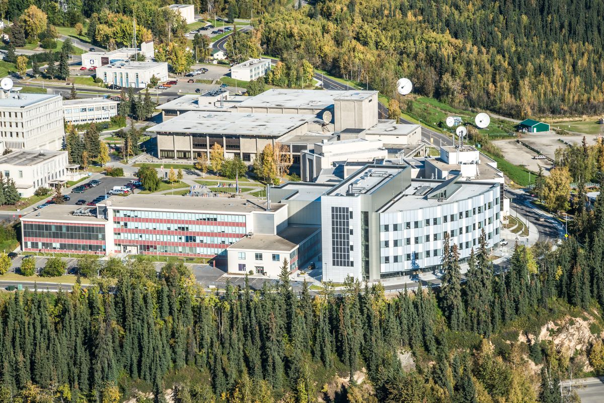 Кампус university of alaska