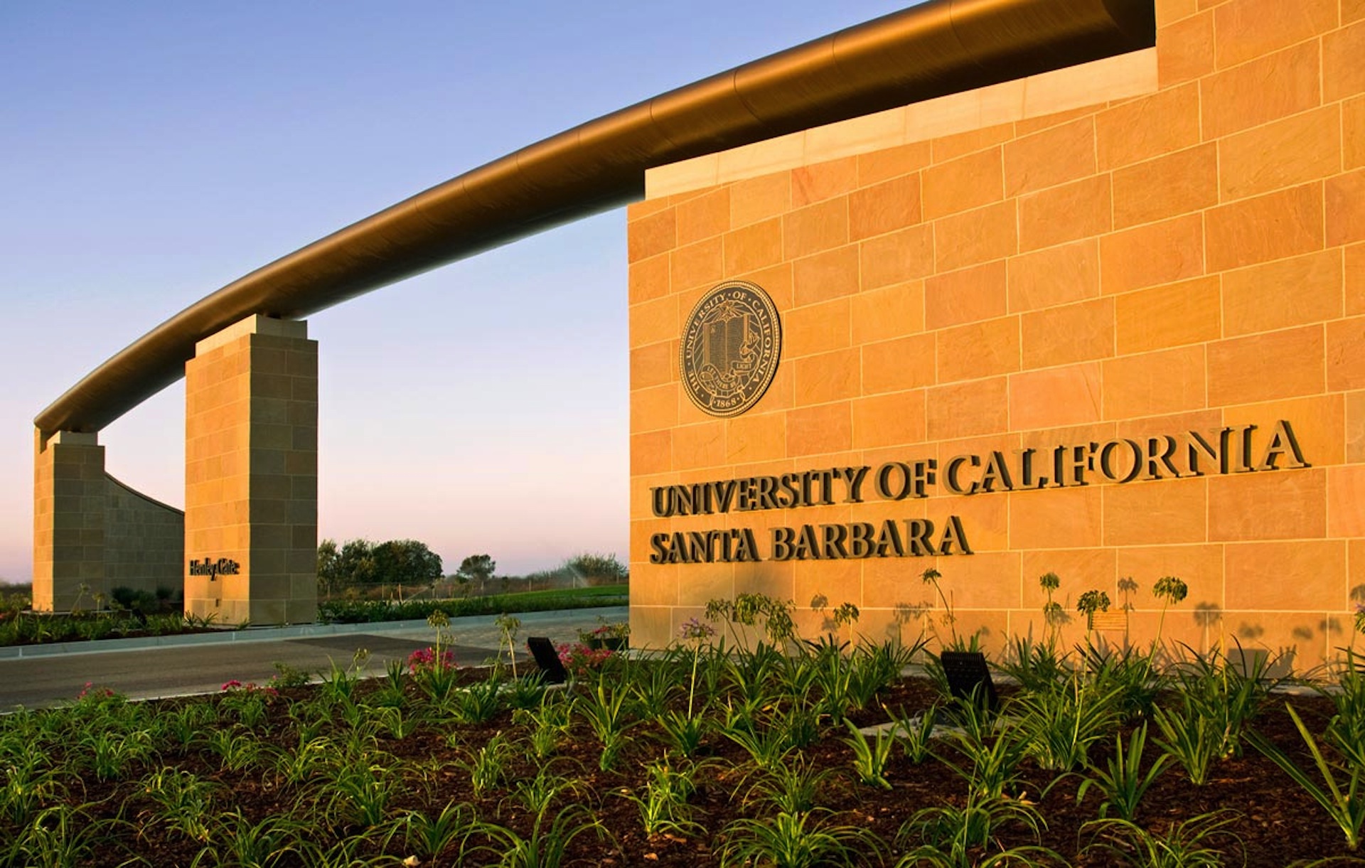 Калифорнийский Университет Санта-Барбара